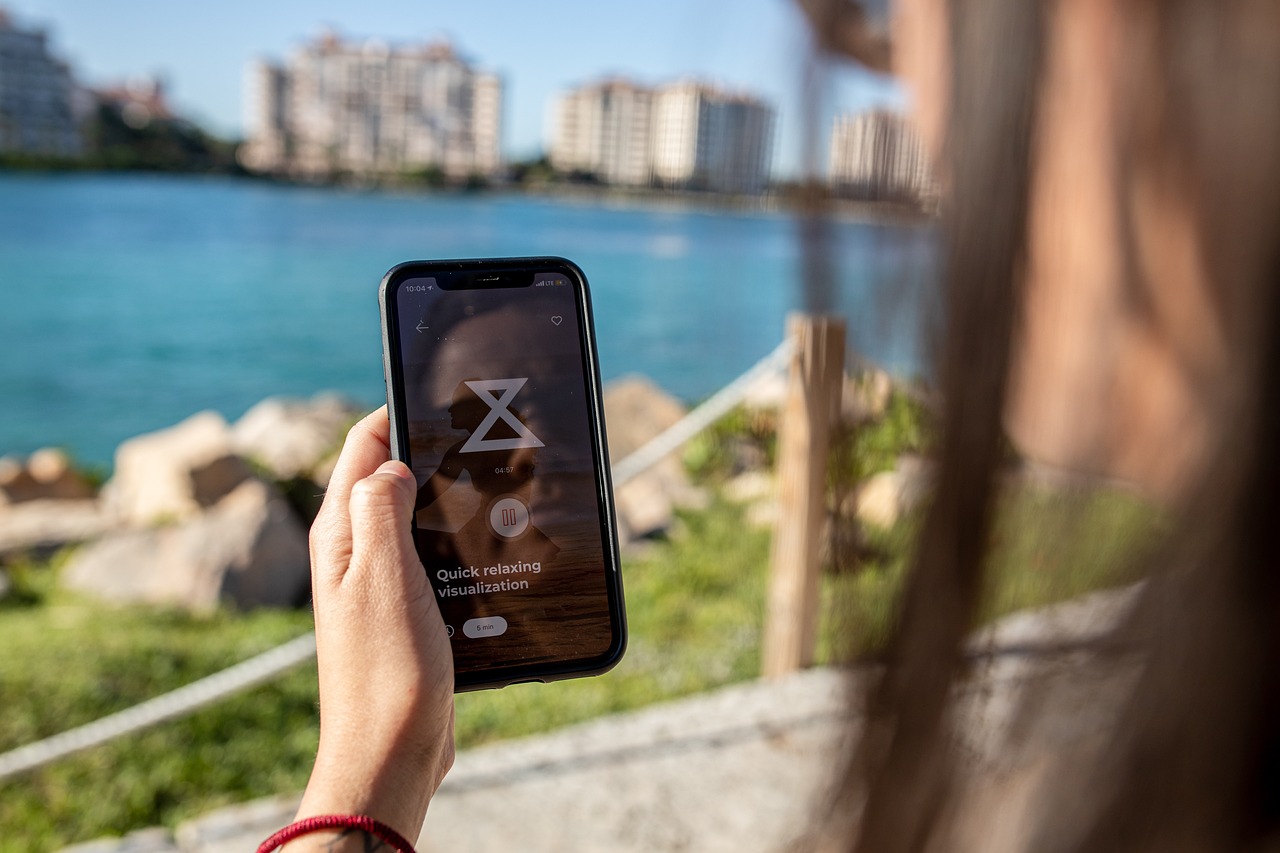 How to Spot and Deal with Fake Apps